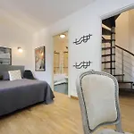 Prázdninový dům Historic Center Colosseum 2br 2ba Metro *