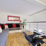 Prázdninový dům Historic Center Colosseum 2br 2ba Metro *