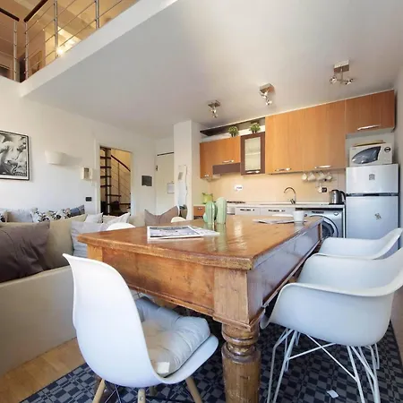 Historic Center Colosseum 2br 2ba Metro