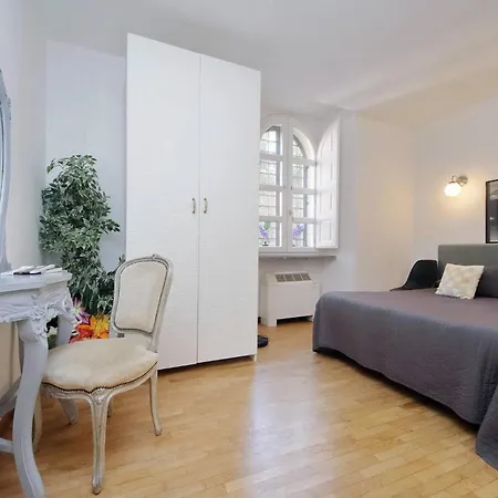 Historic Center Colosseum 2br 2ba Metro Feriehus *