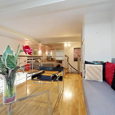 Historic Center Colosseum 2br 2ba Metro *