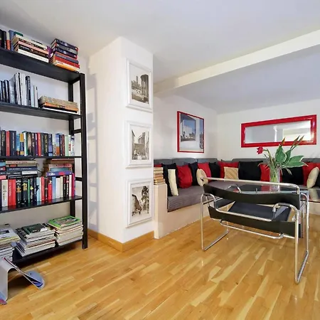 Historic Center Colosseum 2br 2ba Metro * Rom